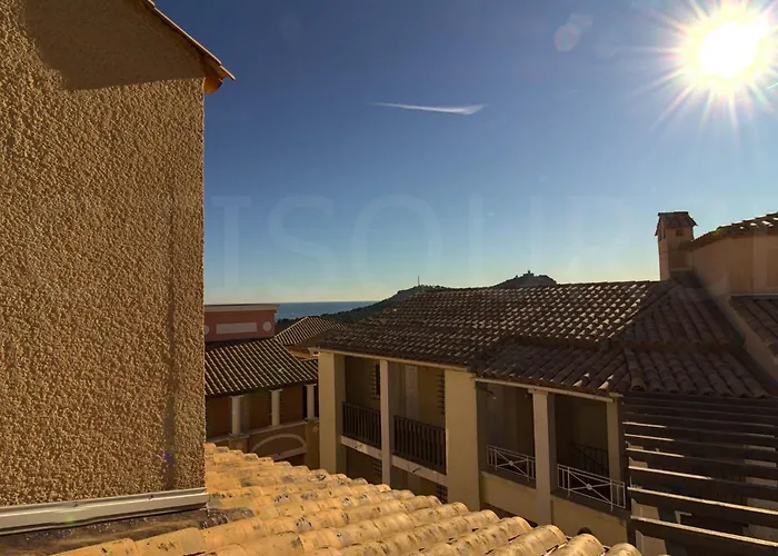 Duplex Avec Terrasse Et Solarium, Acces Piscine Et Parking Compris - Fr-1-504-666 شقة Saint-Raphaël