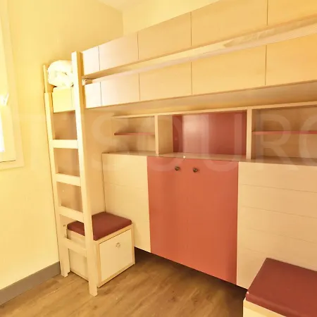 Duplex Avec Terrasse Et Solarium, Acces Piscine Et Parking Compris - Fr-1-504-666 דירה Saint-Raphaël