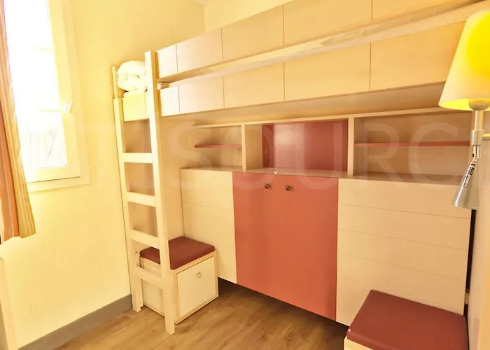 Duplex Avec Terrasse Et Solarium, Acces Piscine Et Parking Compris - Fr-1-504-666 Apartment Saint-Raphaël